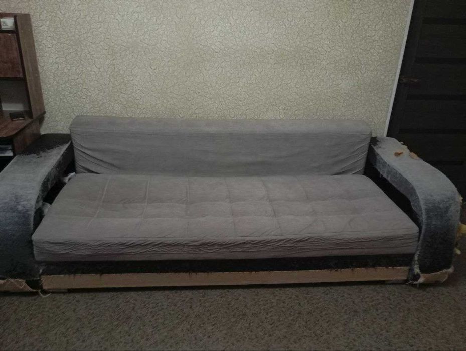 Диван б/у отдаю безвозмездно
