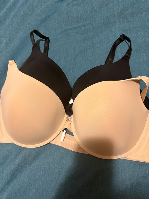 Сет от 2 сутиена,черен и бежов,размер 110 D
