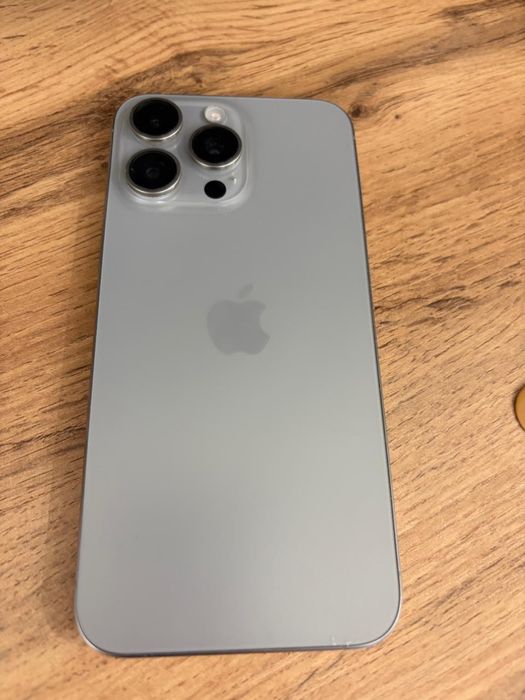 Iphone 15 pro max 255