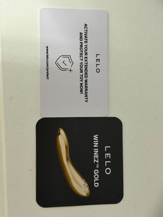 Vând Lelo vibrator cu brat clitoridian,impermeabil,mov