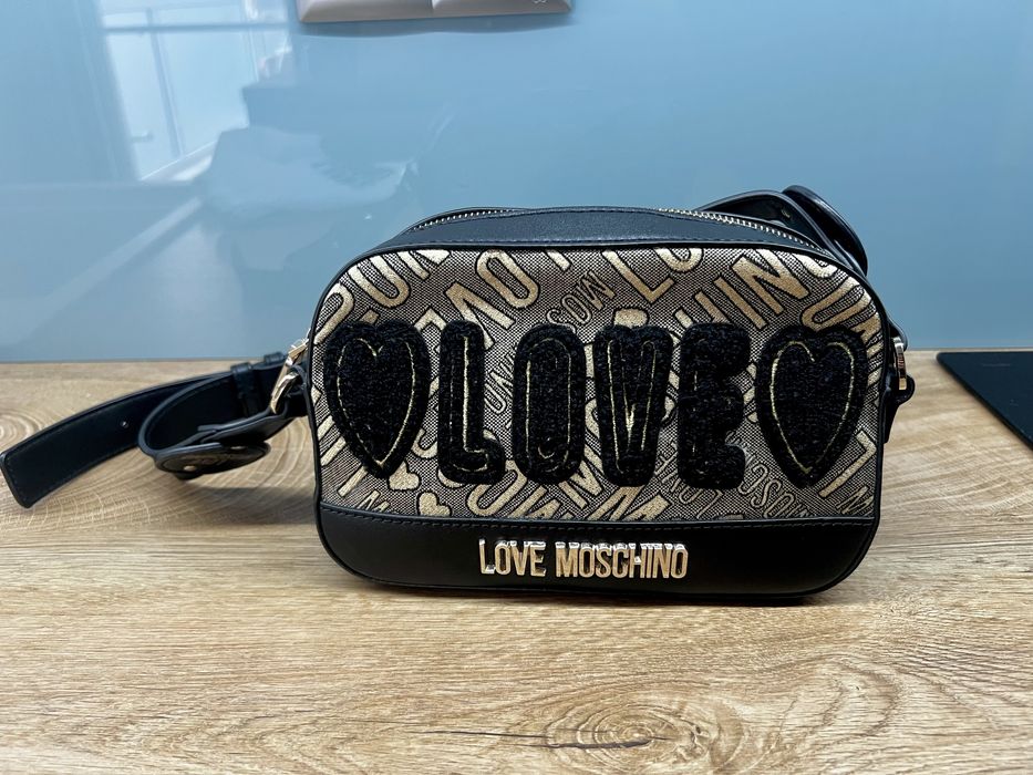 Чанта “ Love Moschino”