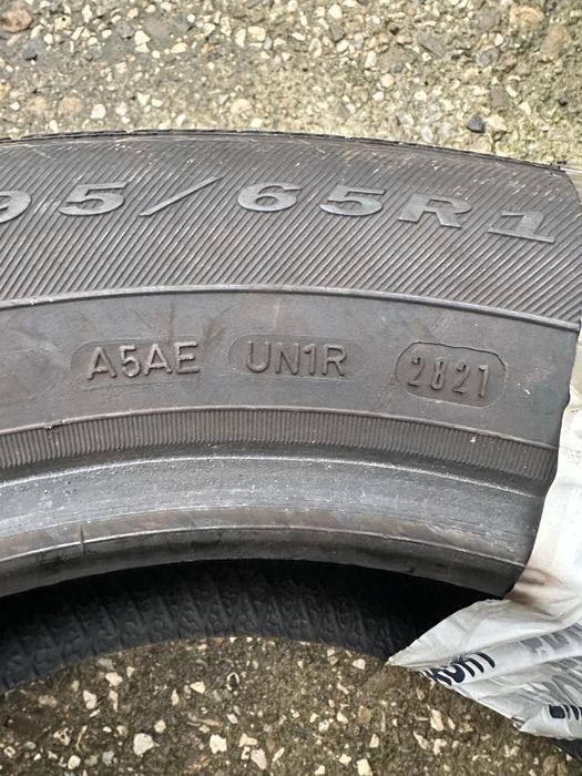 Пеодават се 2 броя зимни гуми 15 цола Debica Frigo 2 195/65R15