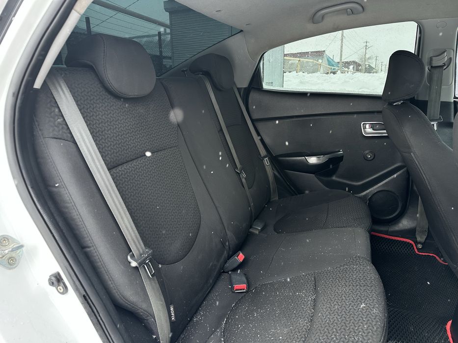 Kia Rio 1.4 MT 2014 год