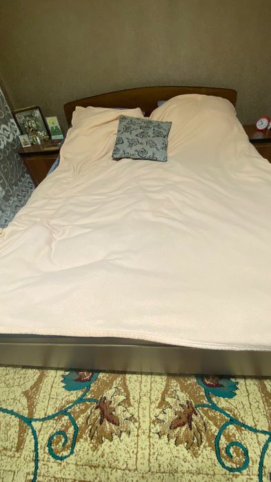 Продаю спальный гарнитур