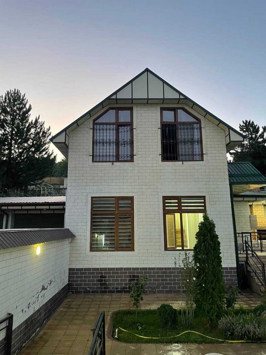 Чарвак,Продаётся дача 2 этажа,3 сотки,3 комнаты