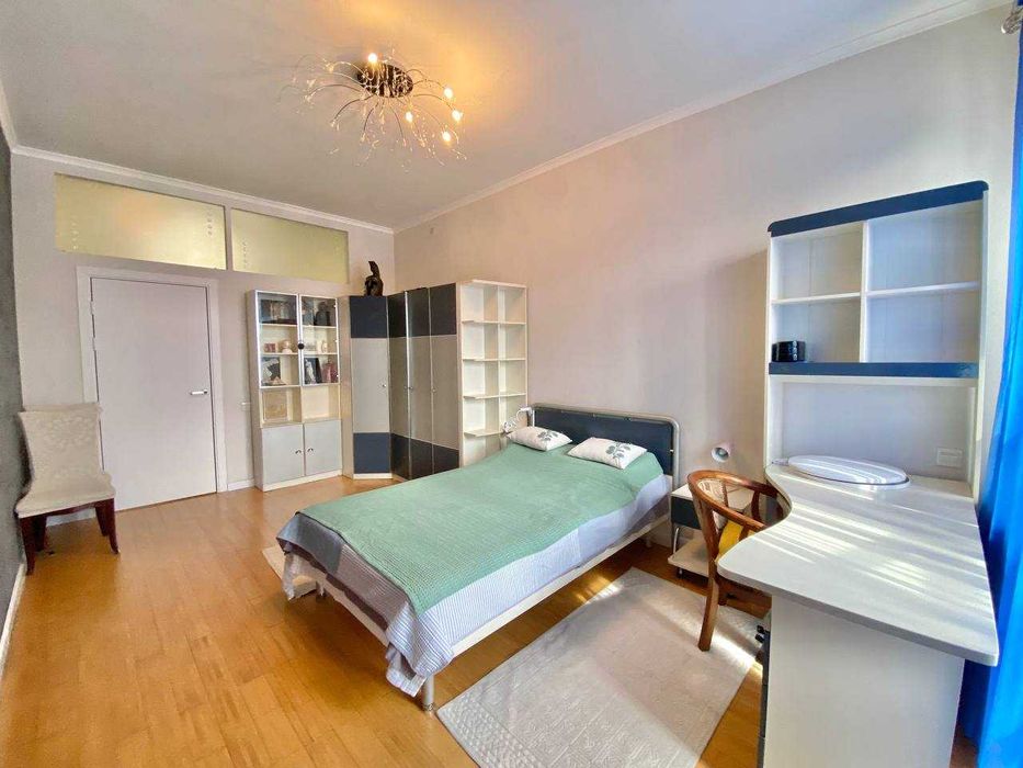 4-комнатная квартира · 130 м²