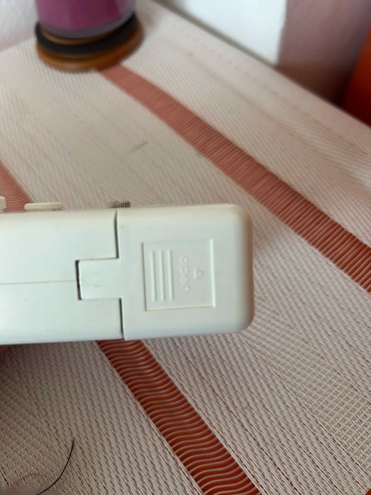 Masina cusut manual portabila airsoft nefolosita cu baterii NU Singer