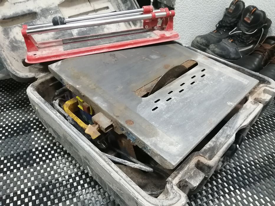 Плиткарез электрический