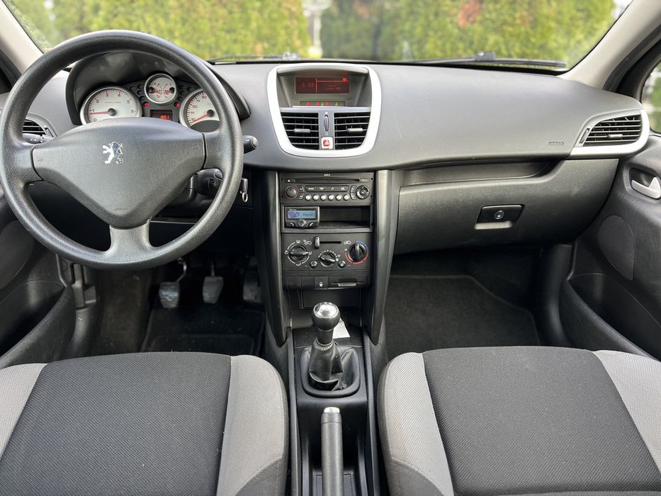Peugeot 207, 1.4 benzina, hatchback