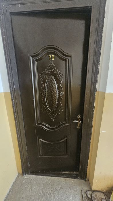 Дверь железный продаётся