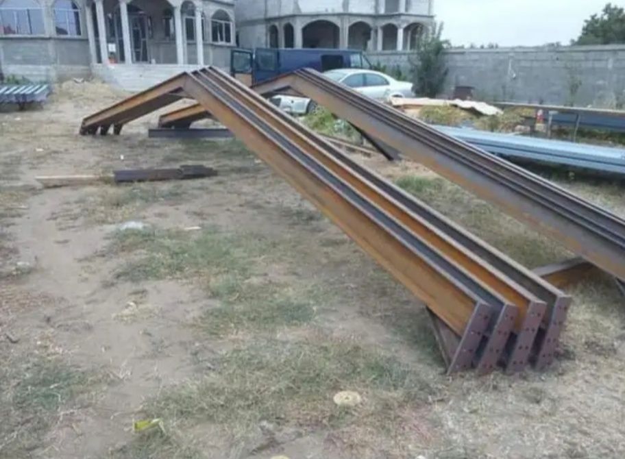 Vând 5ferme metalice cu deschidere de10m și 10stalpi din profil ipe160