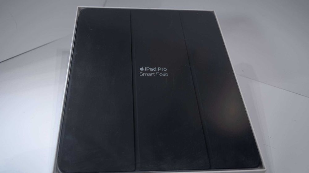 Apple iPad Pro 12.9 2018 - 256GB + Apple Pencil 2 + 2 кейса