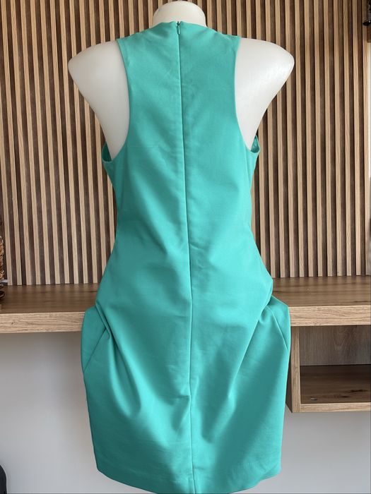 Зелена рокля с къс ръкав