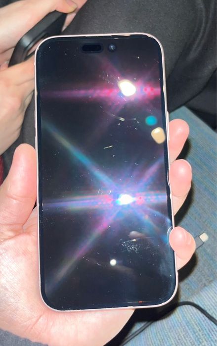 iPhone 15(в очень хорошем состоянии)