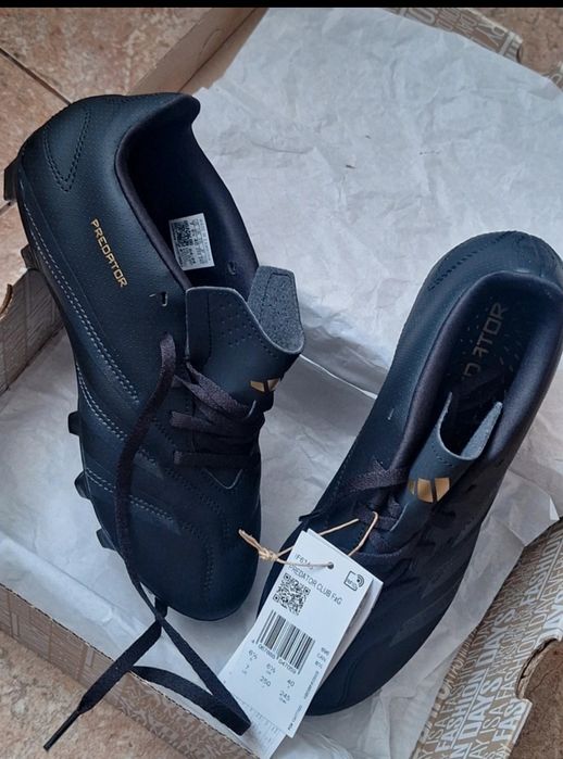 Ghete de fotbal mărimea 40