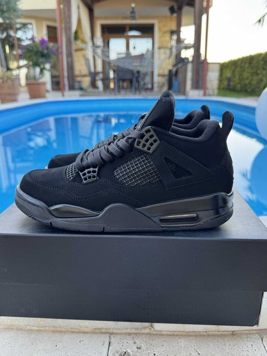 Jordan 4 Retro "Black Cat" Размер 44 EUR Мъжки Кецове + Кутия