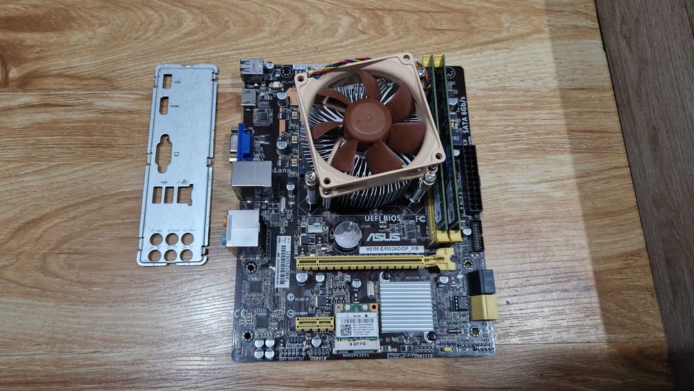 KIT i7-4770+Placa Asus+16GB+Cooler Noctua+WiFi+BT !! CA NOU !! 500lei