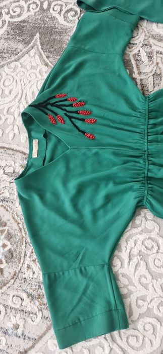 Продам платье зелёный
