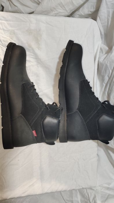 Леки и много удобни мъжки боти от естествена кожа LEVIS №44