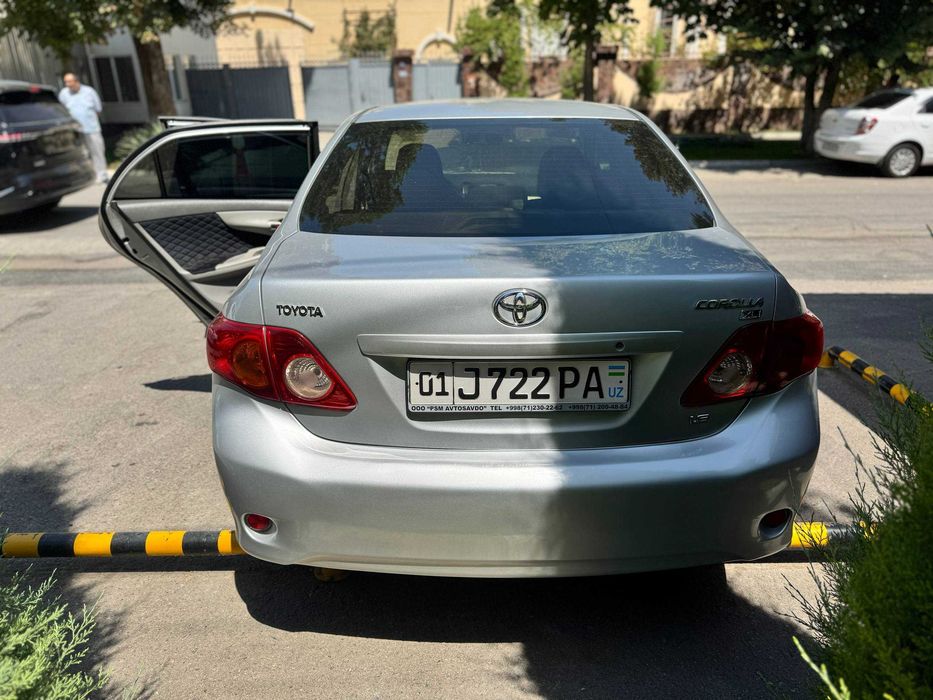 Toyota corolla 2008 год