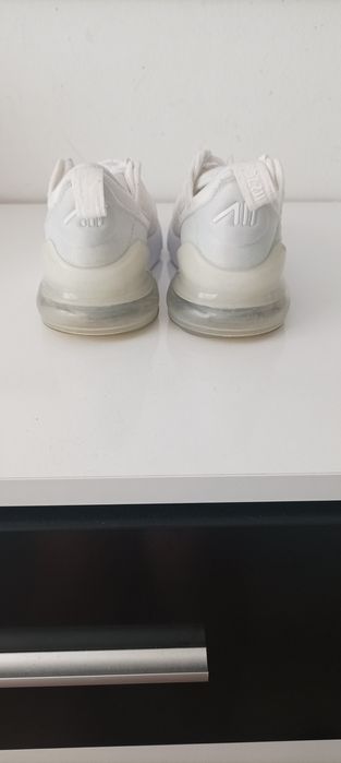 Маратонки Nike air max 270