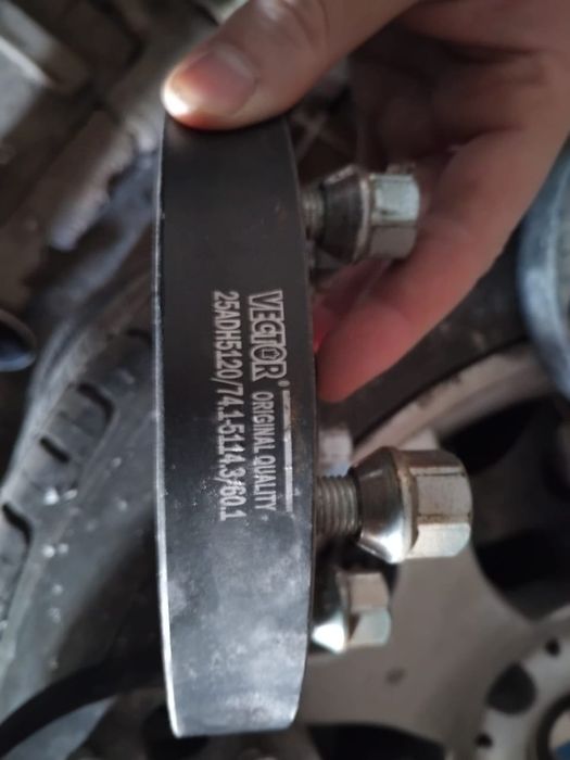 Продам диски с резиной на BMW