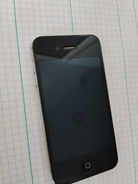 iPhone 4s 16g всё родное без коробки БУЛИШ