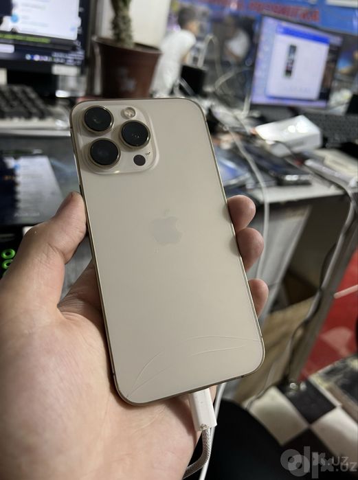 iphone 13Pro 1400,000 sum 3 oy