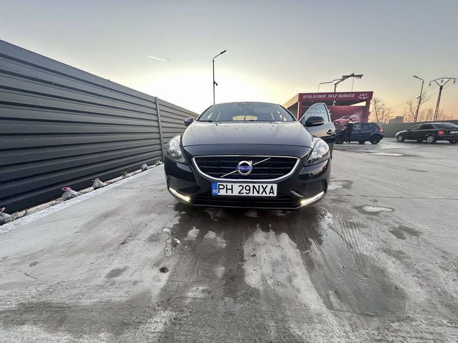 VOLVO V40, motor 2.0, 190cp, an 2015, interior piele, inmatriculata