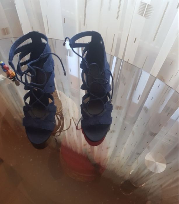 Bershka sandale tip gladiator
