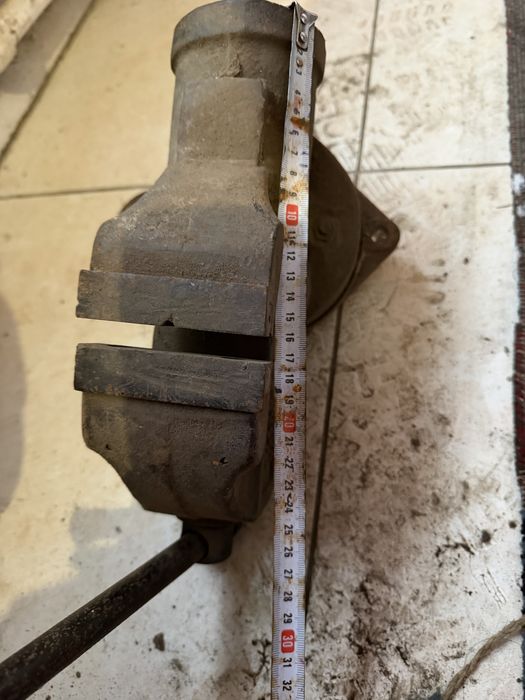 Продам тиски , тиски