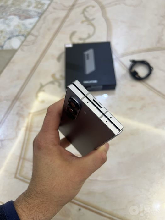Samsung Galaxy Z Fold 6