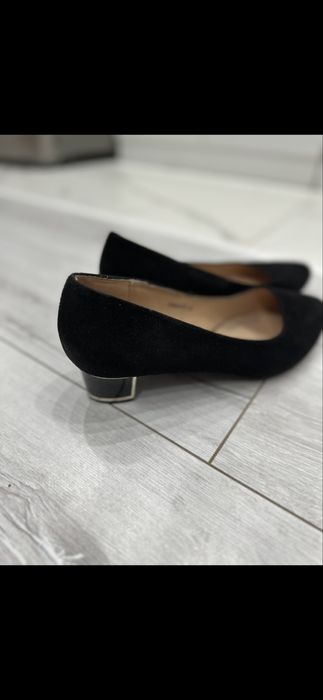 Продам замшевые туфли б/у