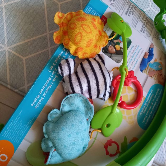 Музикална въртележка Fisher price отлично с-е