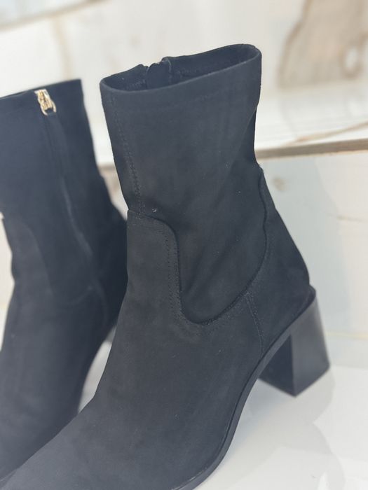 Велурени Дамски боти на ZARA