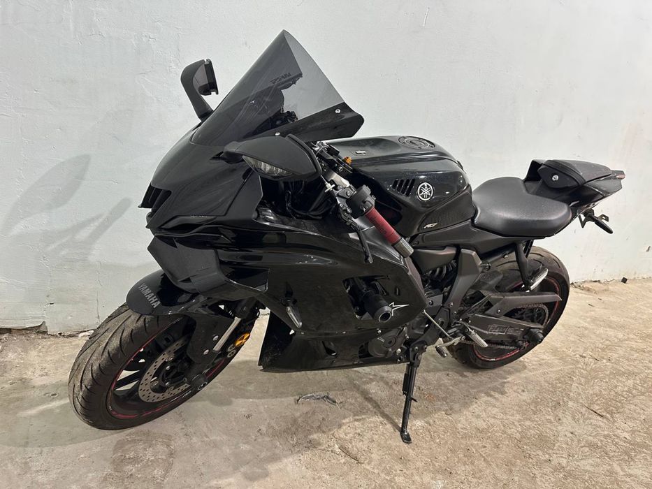 Yamaha R7 (2022)