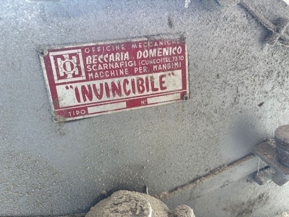 Moara cu ciocanele dupa tractor