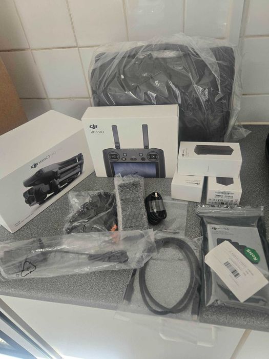 DJI Mavic 3 Pro Cine Premium Combo – 1TB SSD, Apple ProRes, DJI RC Pro – като нов
