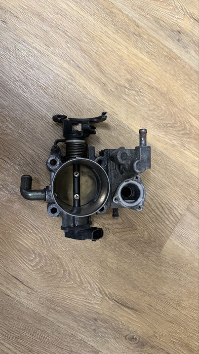 Дроссельная заслонка сузуки