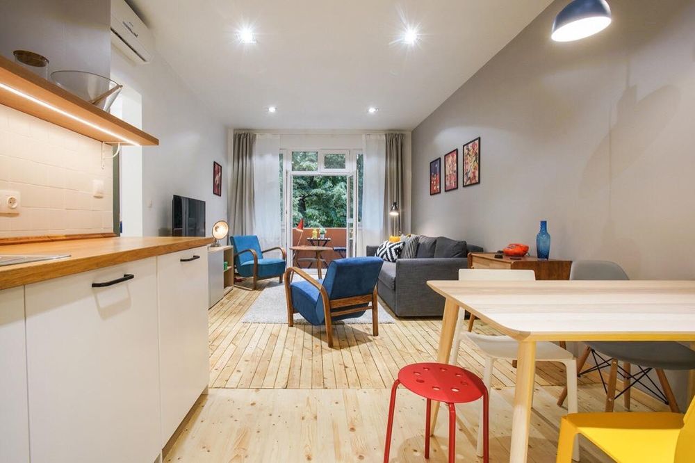 Тристаен апартамент в центъра на София.