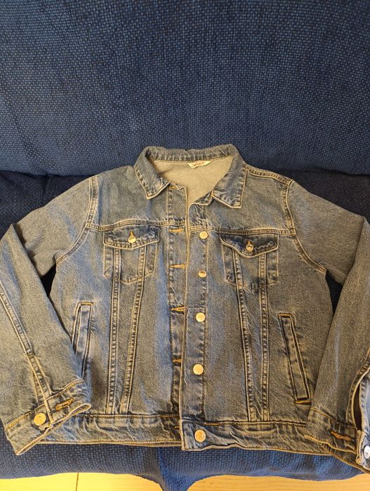 Продам джинсовую куртку deFacto турция 46-48недорого,