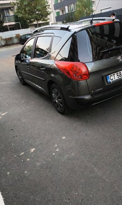 Vând Peugeot 207 - 2011