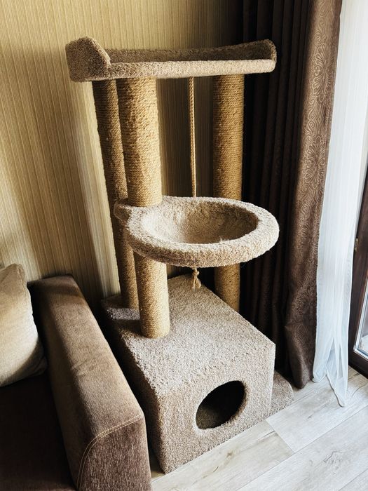 Домик для кошек большой