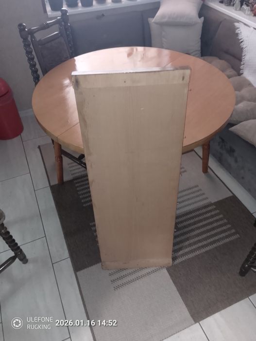 Кухненска маса от дърво