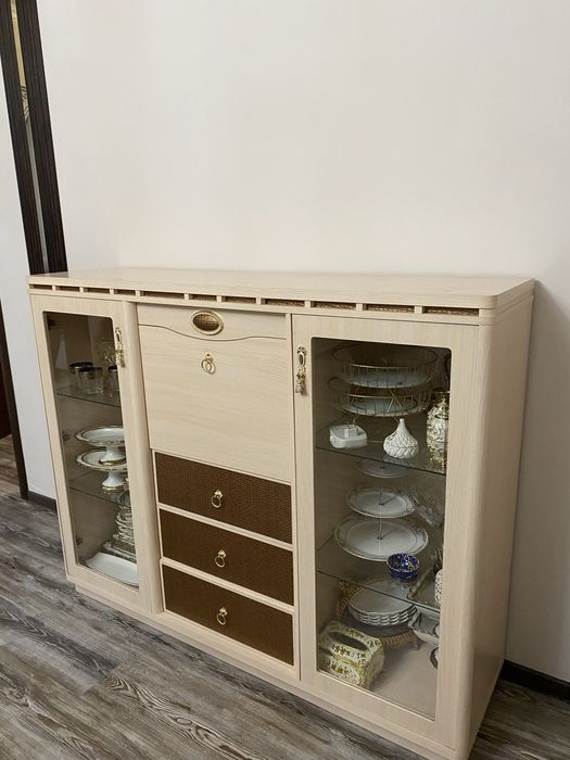 Продаю сервант