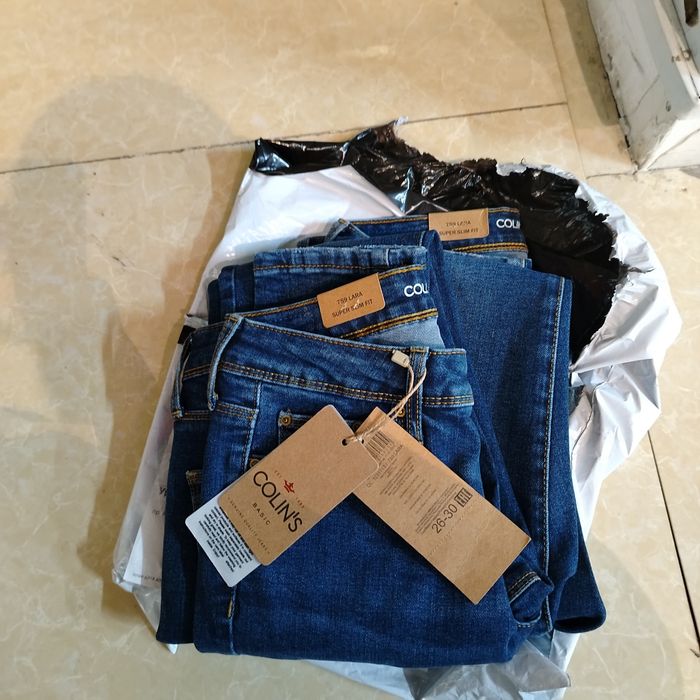 Продам новые джинсы. 5000 без торга.