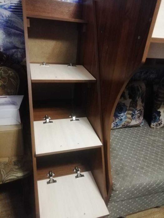 Двухъярусная кровать