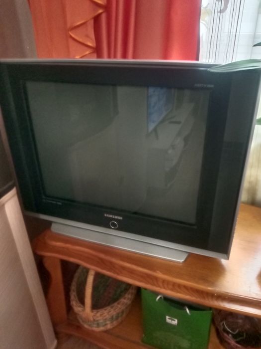 Телевизор Cамсунг d 72