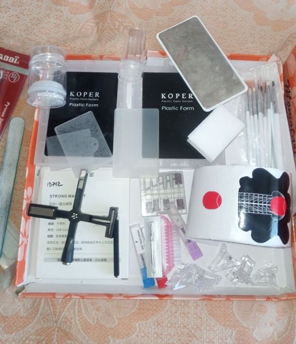 Продам маникюрный набор