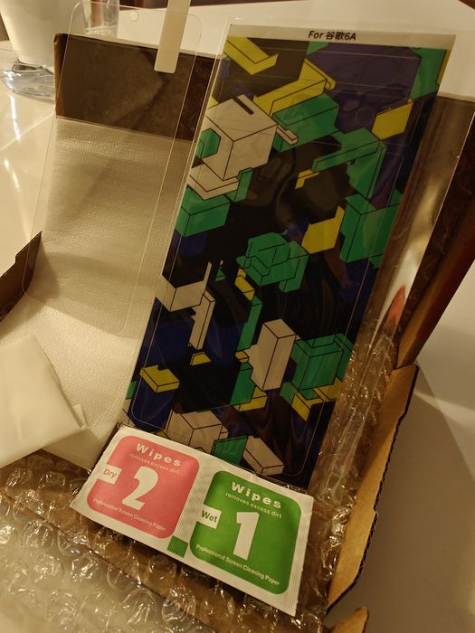 Стъклен протектор и облицовка за Pixel 6a